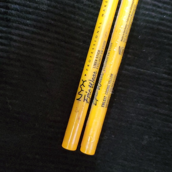 NYX Eyeliner Stick Bundle of 2 - EWLS17 Cosmic Yellow - Picture 2 of 5